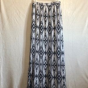 Boho bohemian maxi skirt patterned black & white